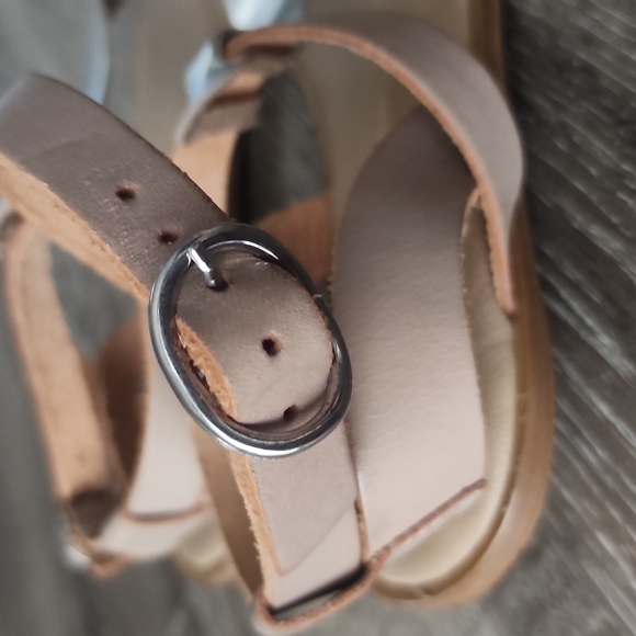 Mercanti Fiorentini Italy Metallic T Strap Leather Strappy Sandals Size 6 - Picture 5 of 8